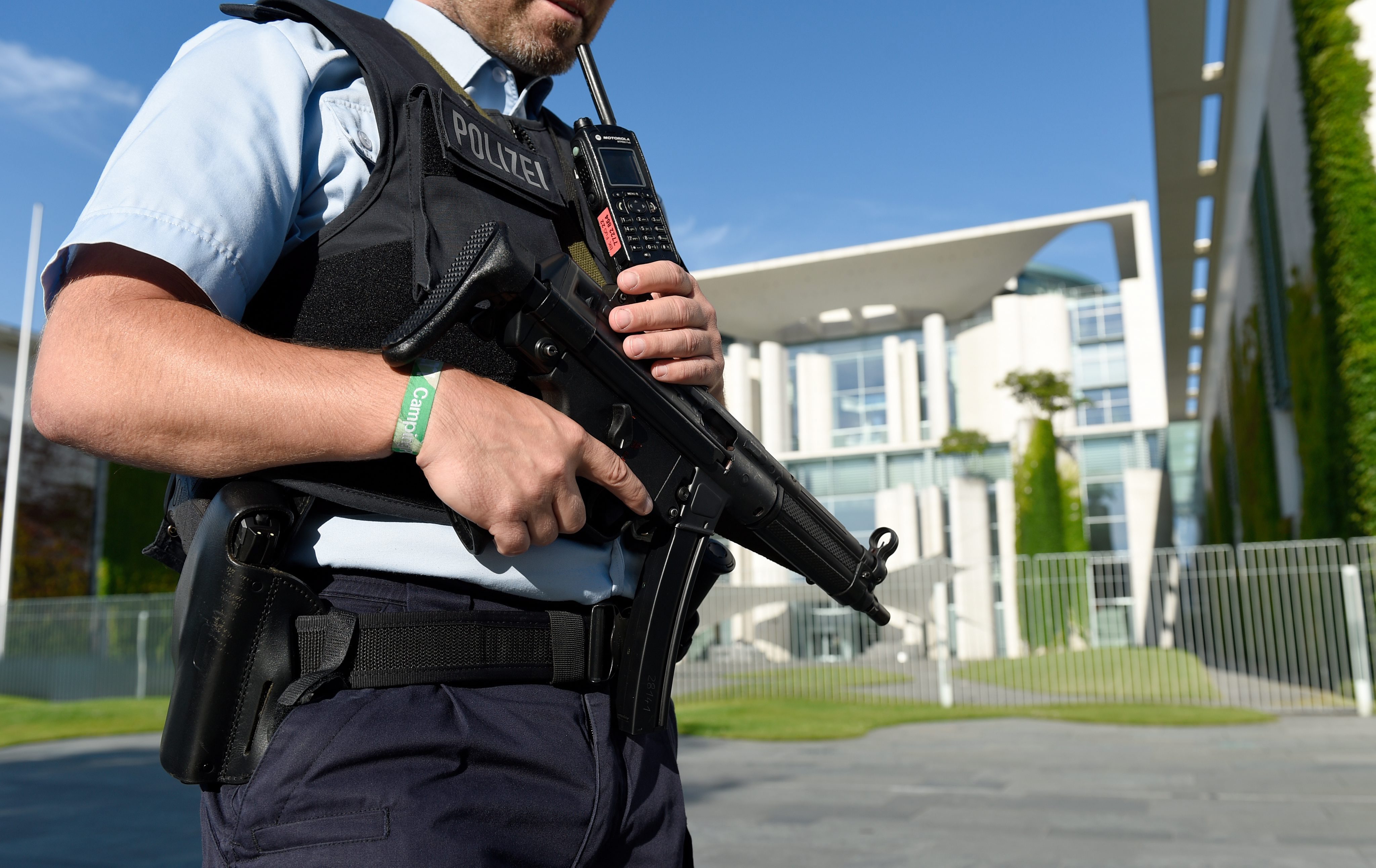Μόναχο: Τα κίνητρα του δράστη αναζητούν οι Αρχές, εφόδους σε σπίτια
