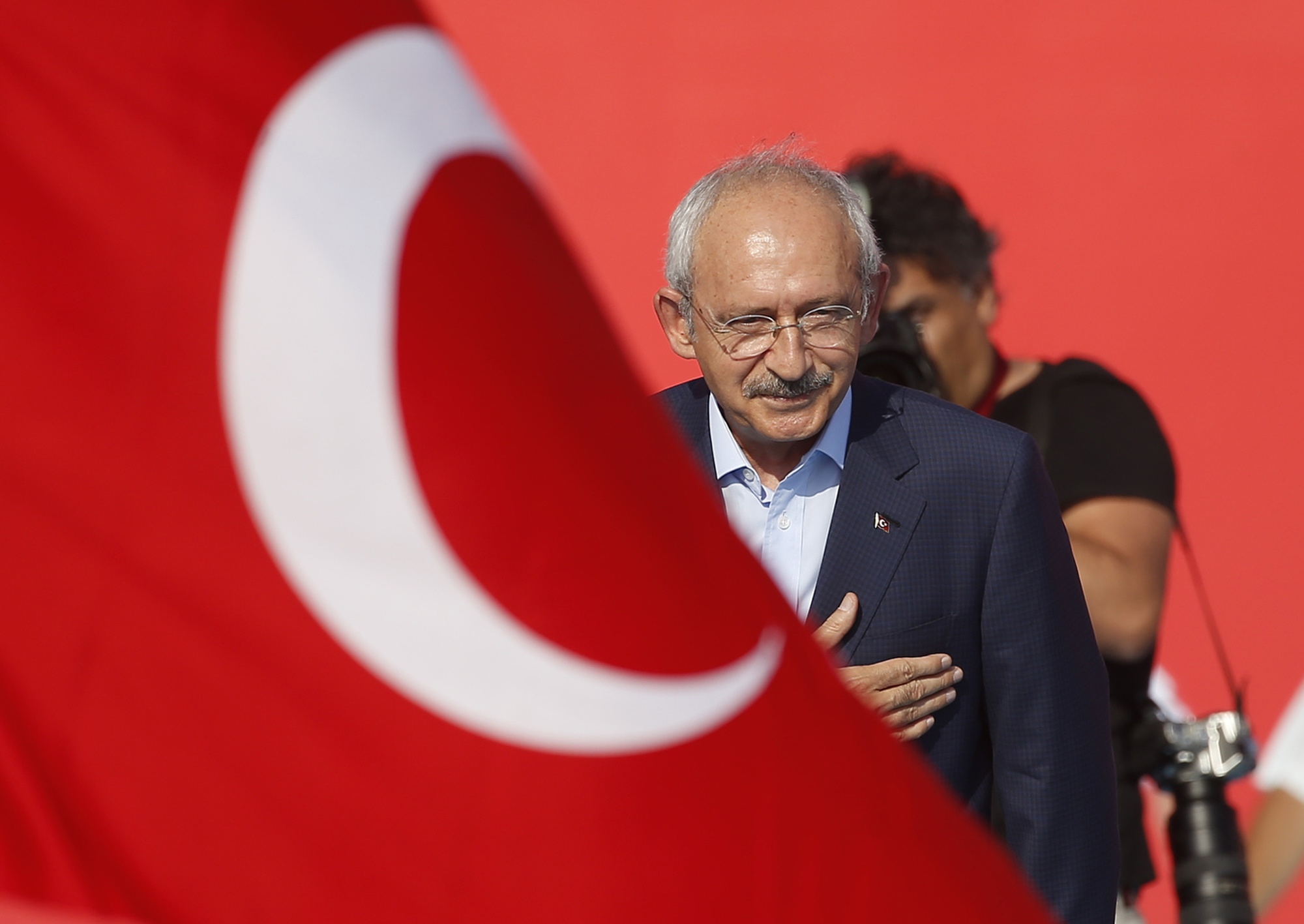 Πυρά δέχτηκε ο ηγέτης της αξιωματικής αντιπολίτευσης στην Τουρκία