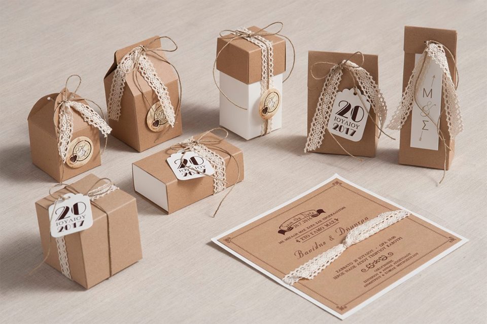 Προσκλητήρια και μπομπονιέρες με κοινό σχεδιασμό