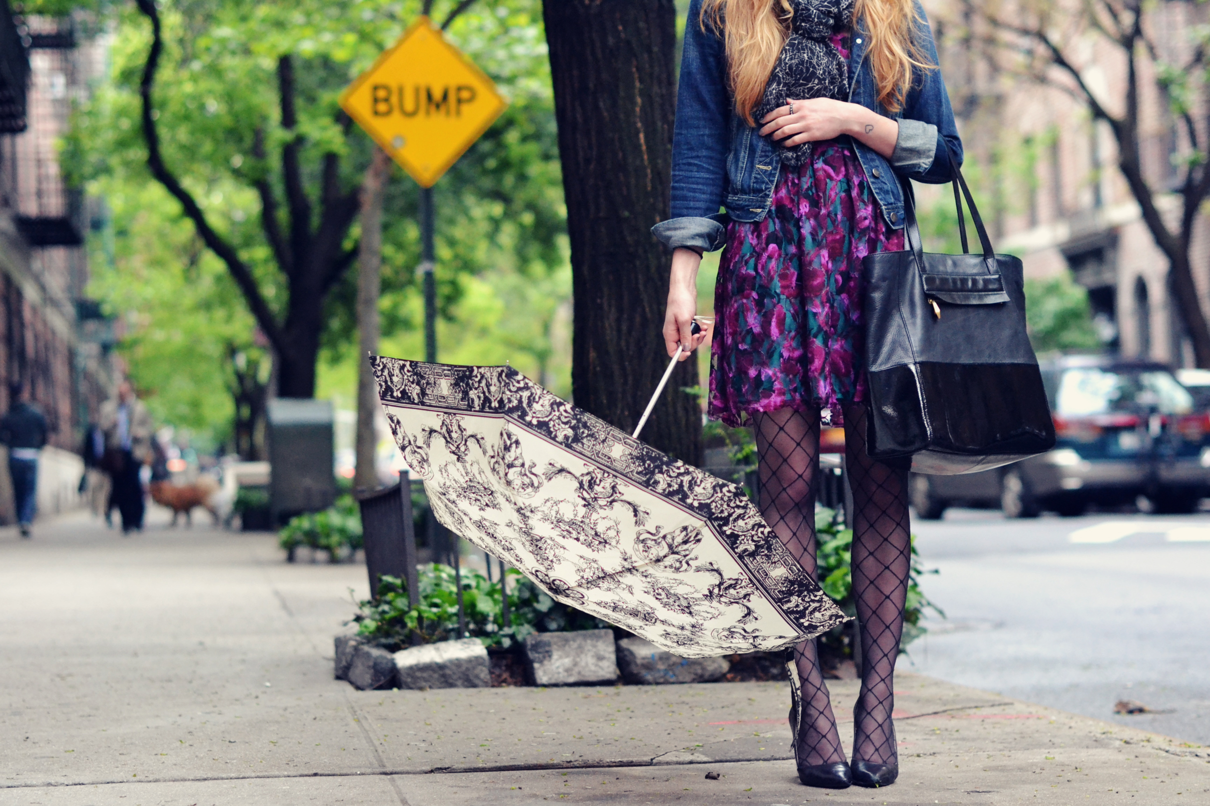 15 εύκολοι συνδυασμοί για να είσαι κομψή στη βροχή