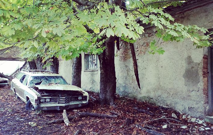 Ένα βήμα πριν την πλήρη καταστροφή το κτήμα Τατοΐου