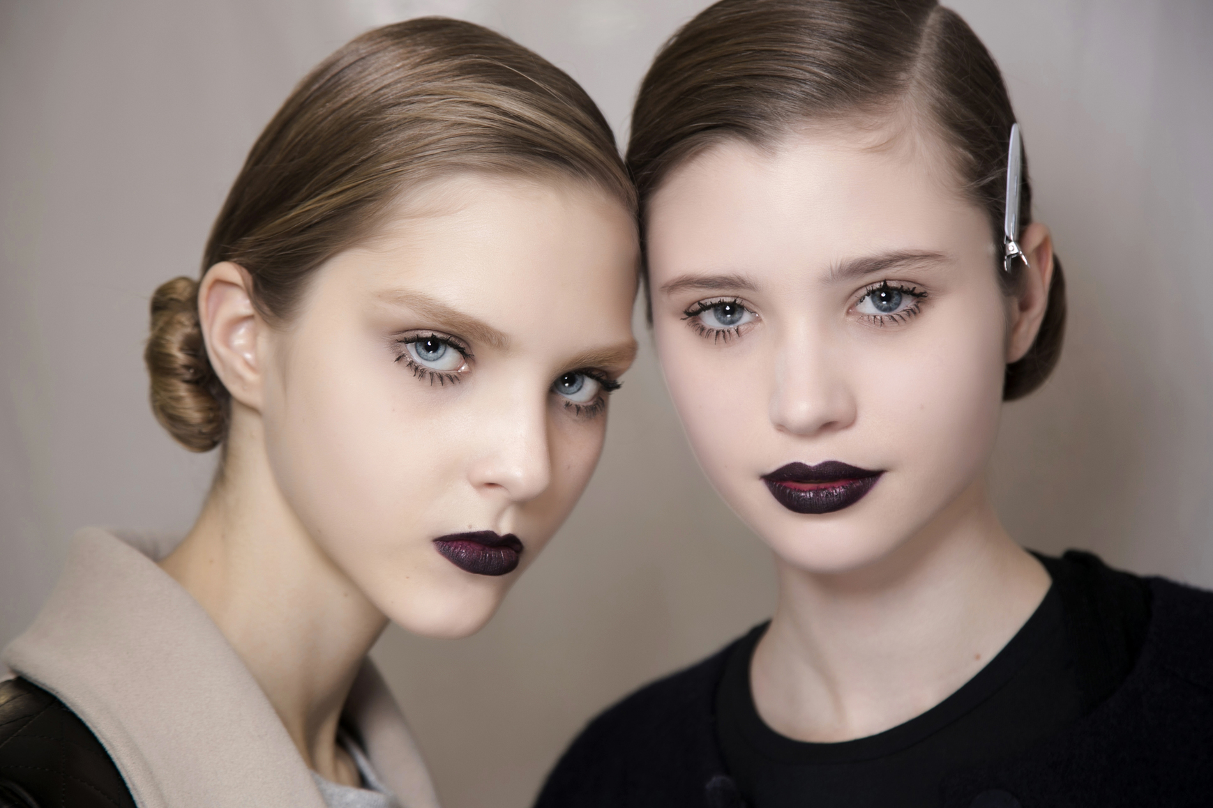 Τα τέλεια σκούρα κραγιόν για τώρα