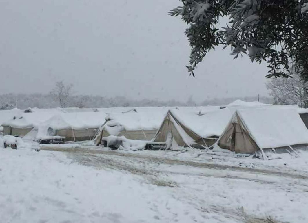 Κάτω από το χιόνι προσφυγικός καταυλισμός στον Όλυμπο