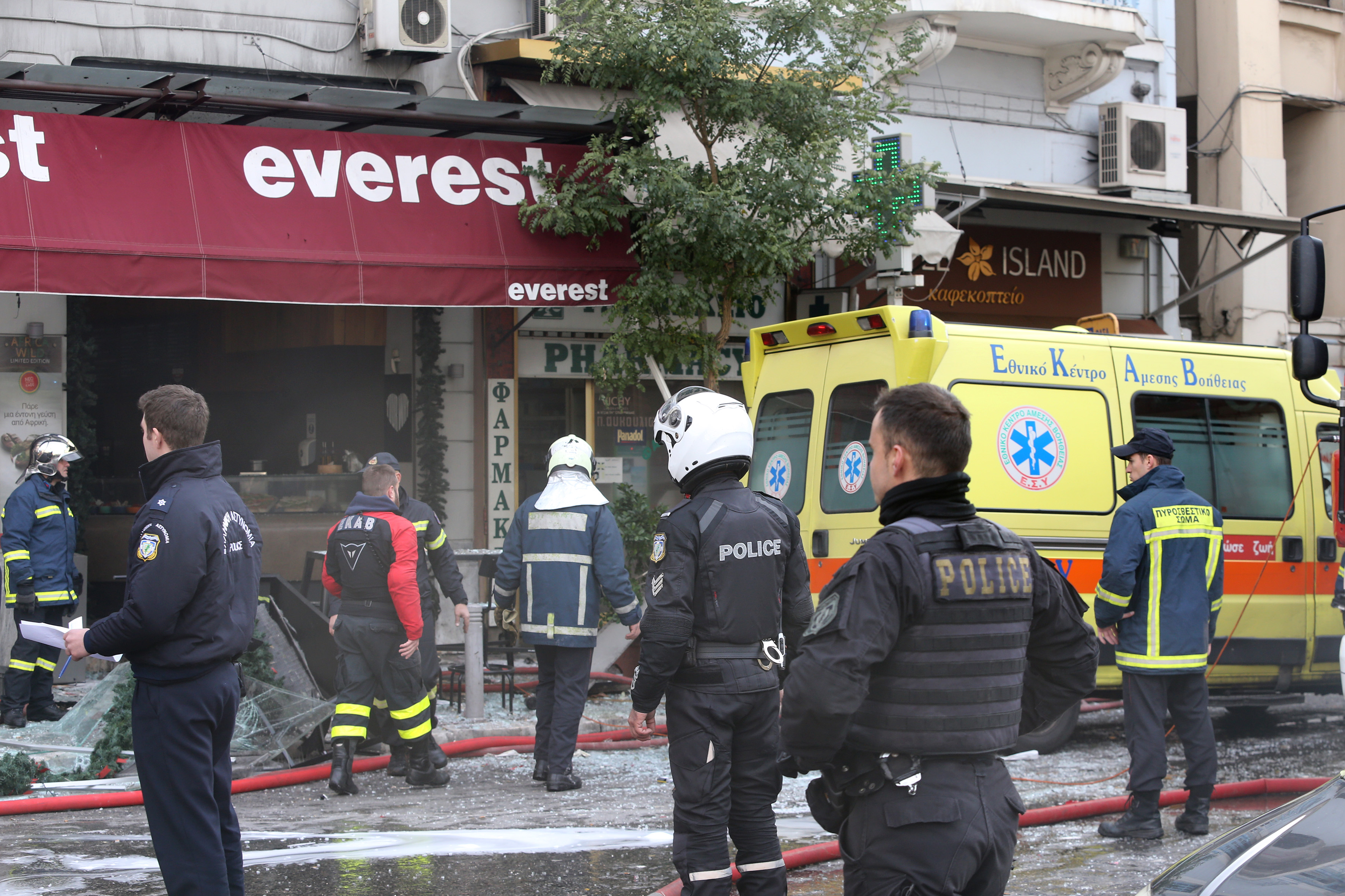 Μία νεκρή από έκρηξη σε κατάστημα εστίασης στην πλ. Βικτωρίας