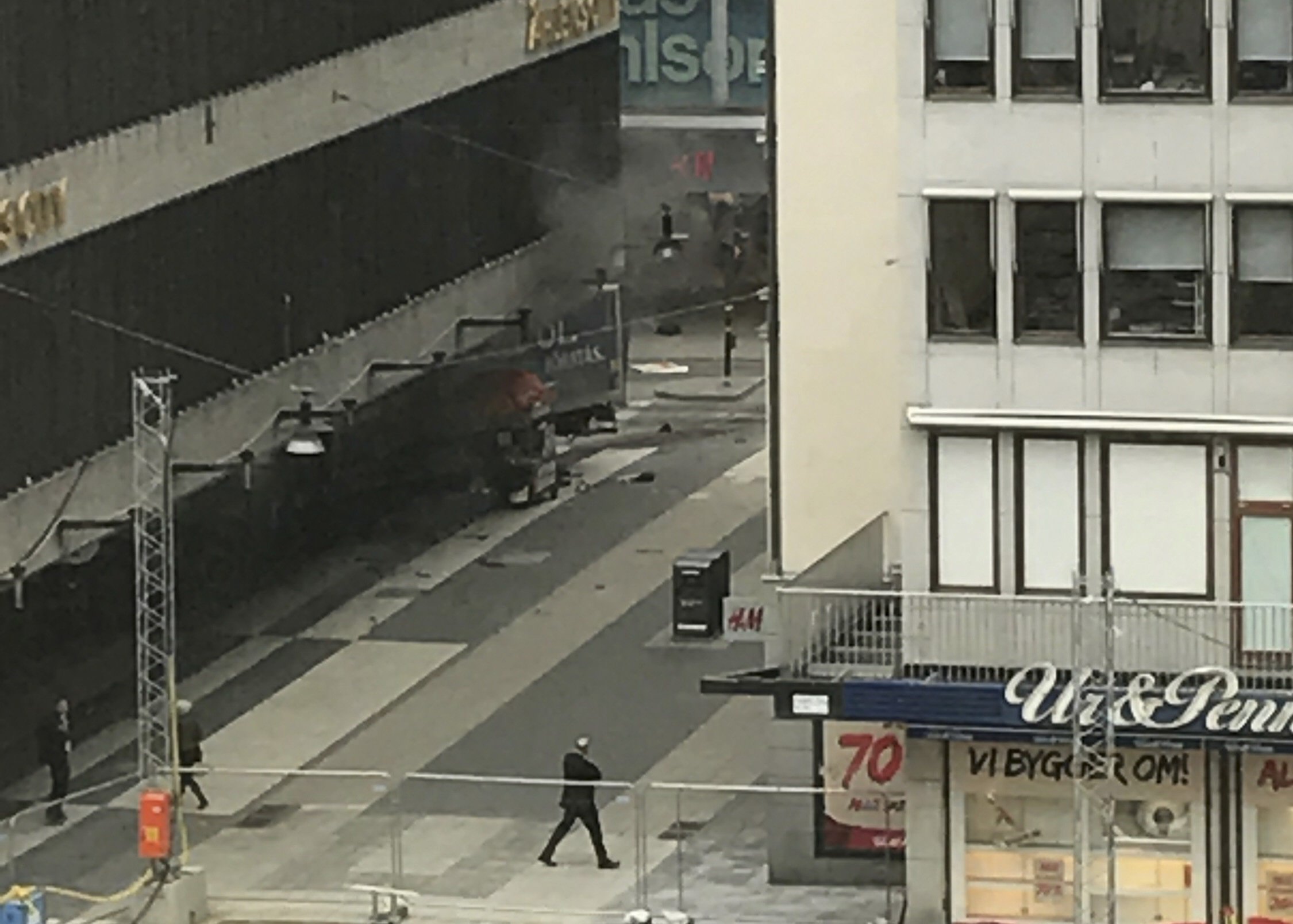 Φορτηγό σκόρπισε τον τρόμο στη Στοκχόλμη