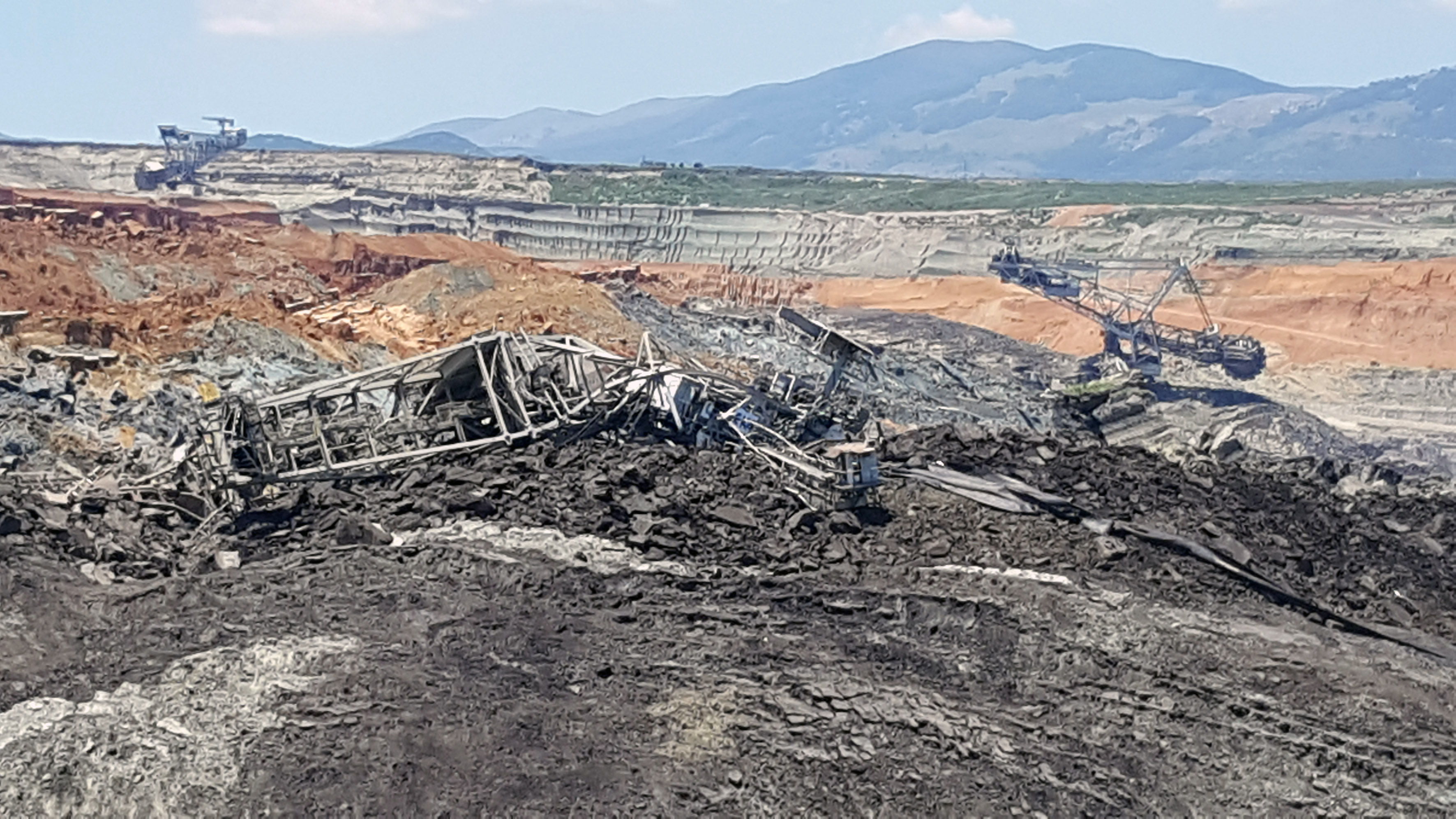Κοζάνη: Εκκένωση χωριού λόγω τεράστιας κατολίσθησης στο ορυχείο Αμυνταίου