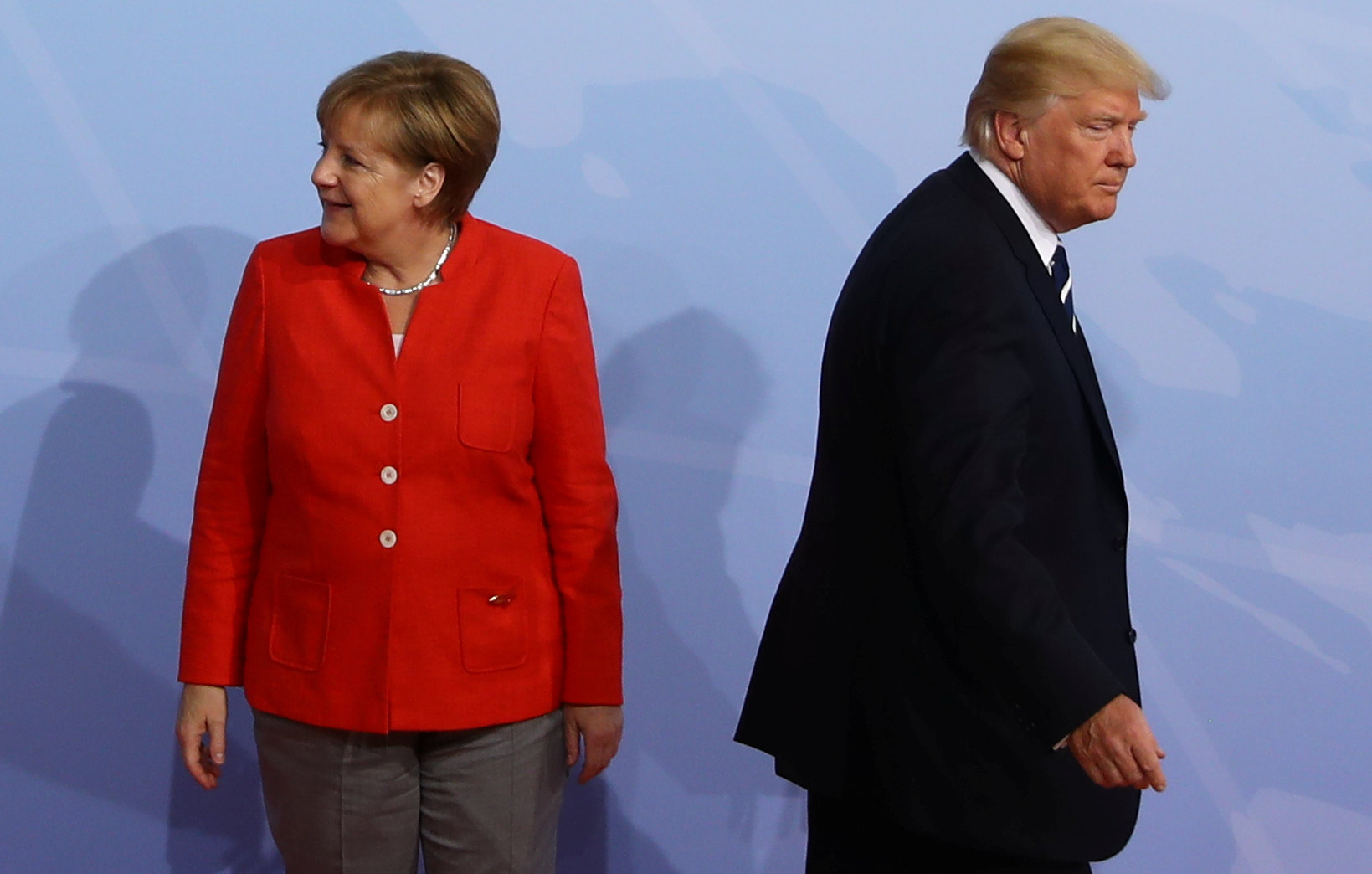 Μέρκελ, χαμόγελα και αμηχανία στην υποδοχή των ηγετών της G20