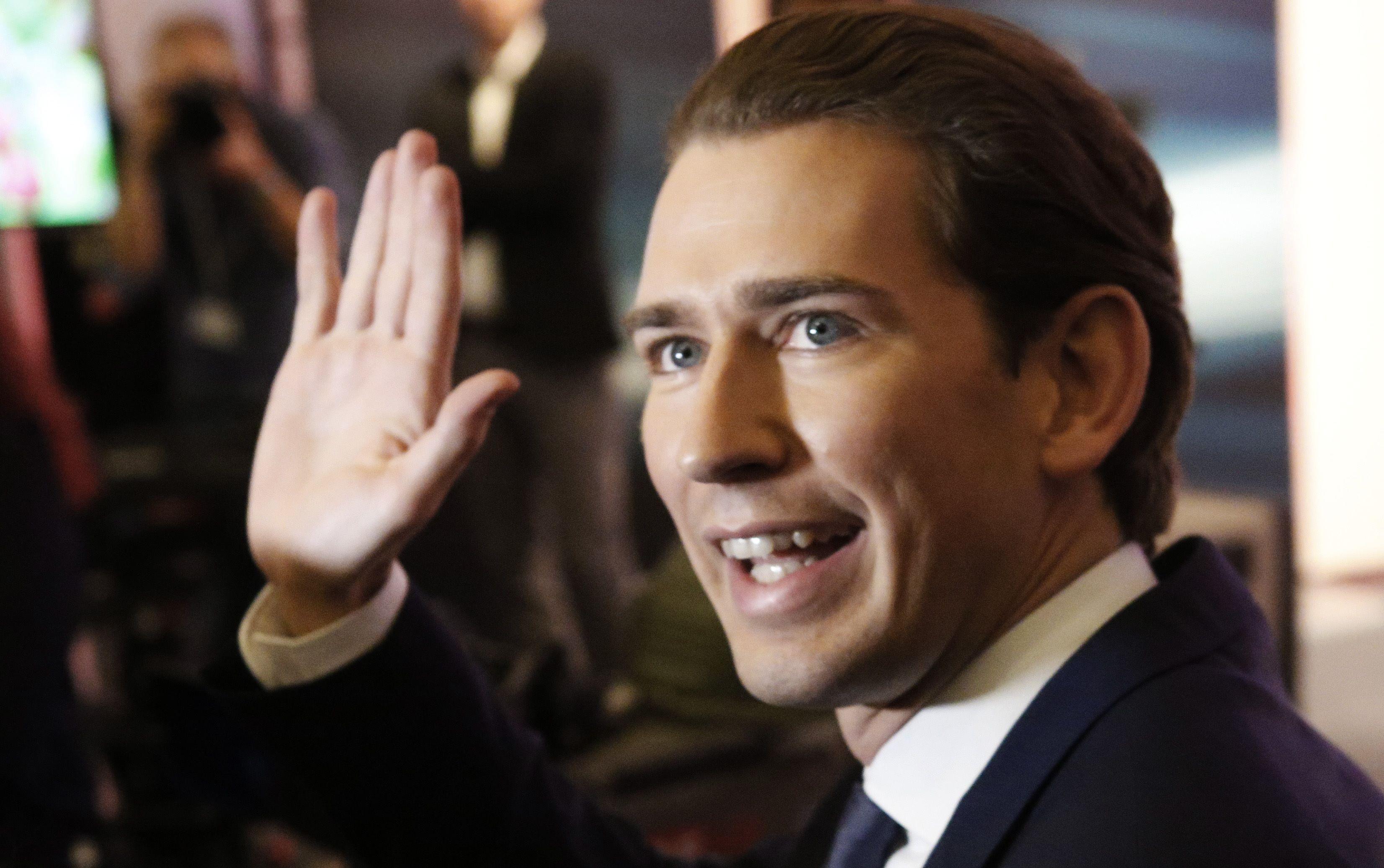 Η Αυστρία ψηφίζει τον νεότερο ηγέτη της ΕΕ - Θρίλερ για τη δεύτερη θέση
