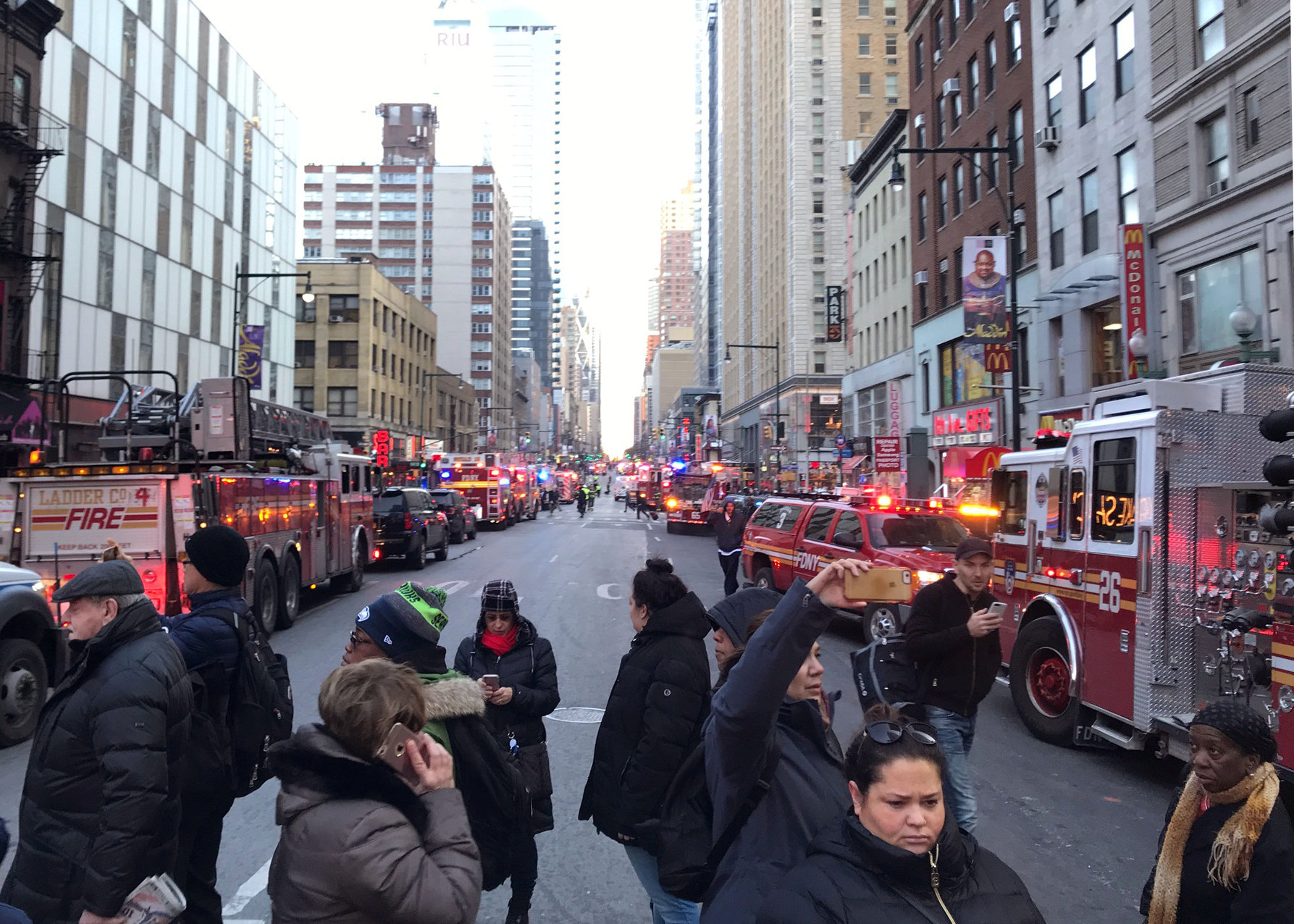 Συναγερμός στη Νέα Υόρκη: Έκρηξη σε κεντρικό σταθμό λεωφορείων [Βίντεο]