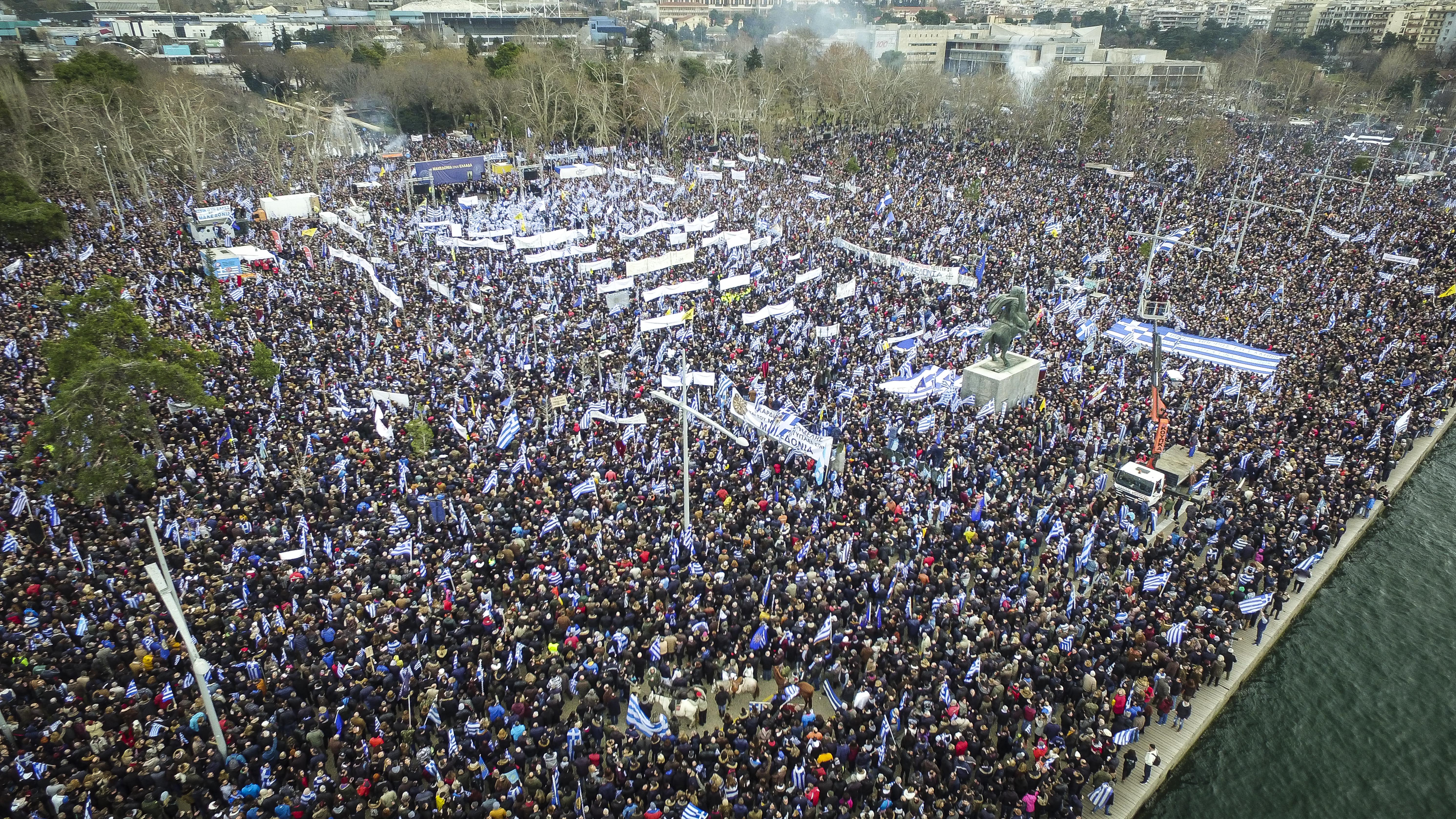 Ισχυρό μήνυμα στην κυβέρνηση από το συλλαλητήριο για το Σκοπιανό [Εικόνες & Βίντεο]