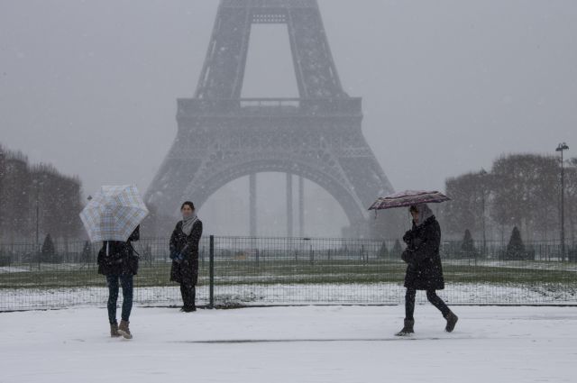 Σε πορτοκαλί συναγερμό λόγω σφοδρών χιονοπτώσεων η Γαλλία [Εικόνες & Βίντεο]