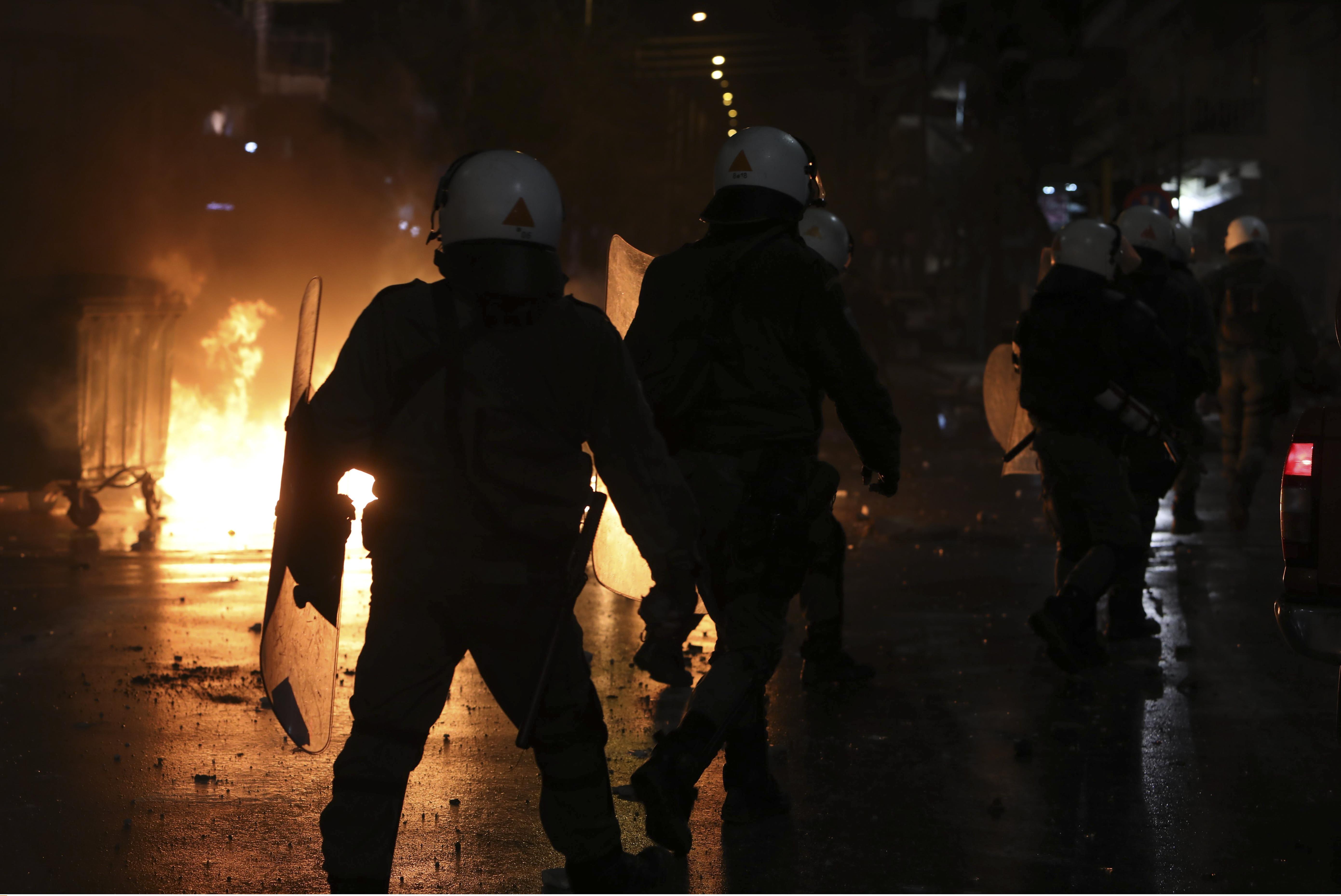 Ένταση στην Τούμπα μετά το ντέρμπι που δεν άρχισε ποτέ [βίντεο & εικόνες]