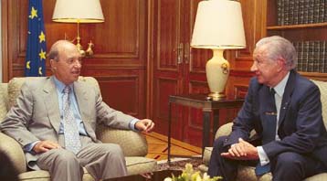 Ενίσχυση του δικτύου συγκοινωνιών για το 2004 ζητεί η ΔΟΕ