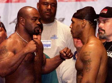 Τάισον και Νόρρις ετοιμάζονται για την αναμέτρηση του Σαββάτου