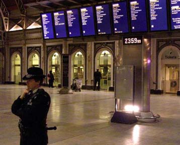 Αναστάτωση  στο σταθμό Πάντινγκτον από βόμβα του Β Παγκοσμίου πολέμου