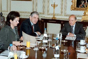 Κυβερνητική σύσκεψη για την ισότιμη συμμετοχή της χώρας στην ψηφιακή εποχή