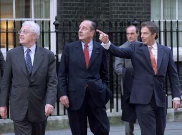 Boδινό εν μέσω γαλλοβρετανικής συνάντησης για την ευρωπαϊκή άμυνα