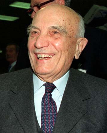Απεβίωσε ο πρώην πρωθυπουργός της Ιταλίας Αμιντόρε Φανφάνι