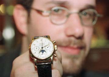 Τιμή ρεκόρ για σπάνιο ρολόι σε δημοπρασία στη Γενεύη