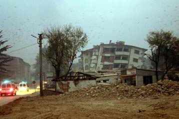 Στους 362 οι νεκροί και στους 1.396 οι τραυματίες από το σεισμό της Παρασκευής στην Τουρκία