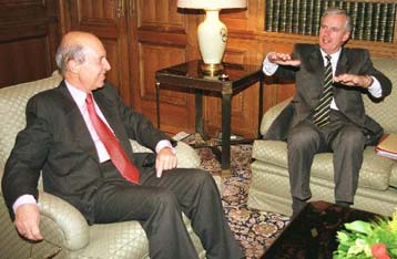 Στην Αθήνα για την κοινοτική βοήθεια προς τους σεισμοπαθείς ο επίτροπος Μ.Μπαρνιέ