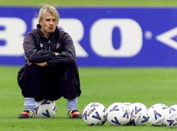 Μάχες στα πλέι-οφ του ΕURO 2000