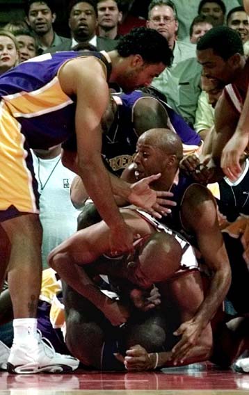 Πρόστιμα σε Μπάρκλεϊ και Σακίλ