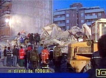 Οκτώ νεκροί από κατάρρευση πολυκατοικίας στην Ιταλία
