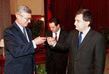Ελαβε ψήφο εμπιστοσύνης ο Ιλίρ Μέτα