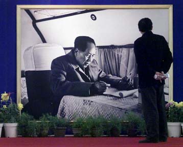 Ραγδαία ανάπτυξη των αερομεταφορών στην Κίνα προβλέπουν οι οικονομολόγοι