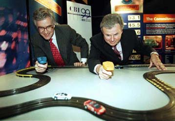 Ενεργό προσέγγιση του ευρώ ζητεί η Συνομοσπονδία της Βρετανικής Βιομηχανίας