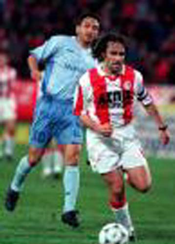 Νίκη με άγχος για τον Ολυμπιακό