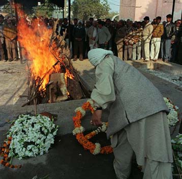 Aνεφοδιάστηκε με καύσιμα και ετοιμάζεται να αναχωρήσει από το Αφγανιστάν το ινδικό Airbus