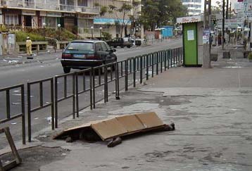 Εγκατέλειψε την Ακτή Ελεφαντοστού ο ανατραπείς πρόεδρος Μπεντιέ