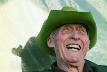 Πέθανε ο συνιδρυτής της ΝΙΚΕ