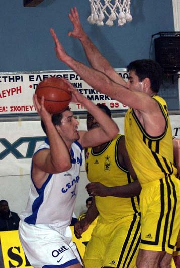 Βαθμολογικές ανάσες για Αρη και Σπόρτιγκ