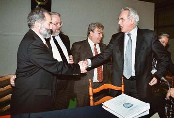 Συμβάσεις ύψους 64,5 δισ. δρχ. υπέγραψε το υπουργείο Αμυνας με τα Ναυπηγεία Σκαραμαγκά