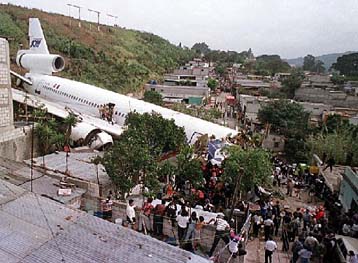 Τουλάχιστον πέντε νεκροί από ανώμαλη προσγείωση αεροπλάνου στη Γουατεμάλα