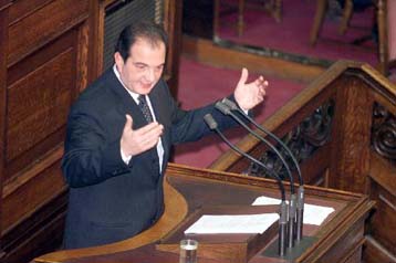 Υπερψήφιση Στεφανόπουλου υπό όρους πρότεινε ο Κ.Καραμανλής