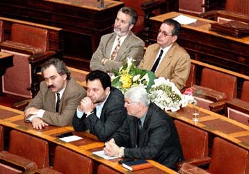 Πολιτικό μνημόσυνο για το βουλευτή Τσετινέ τελέστηκε στη Βουλή