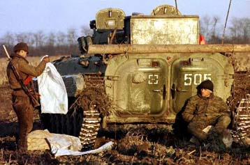 Σε ασφυκτικό κλοιό το Γκρόζνι – Eντείνονται οι πιέσεις της Δύσης προς τη Ρωσία