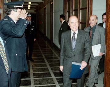 Σε εκλογική ετοιμότητα για κάθε ενδεχόμενο η κυβέρνηση