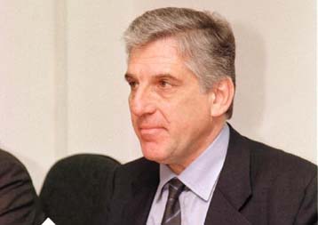 Αναστέλλονται για ένα μήνα οι πλειστηριασμοί από ληξιπρόθεσμα δάνεια και πανωτόκια