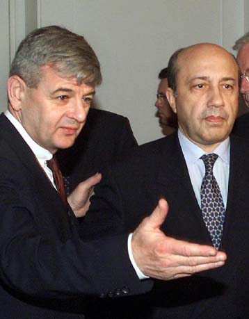 Σκληρή απάντηση της Ρωσίας στο ΝΑΤΟ – Διπλωματικές προσπάθειες στο Βερολίνο