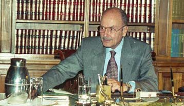 Θετικά κρίνει τη θητεία του Κωστή Στεφανόπουλου το 88,5% των ψηφοφόρων