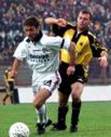 Ακόμη πιο μακριά από την κορυφή η ΑΕΚ