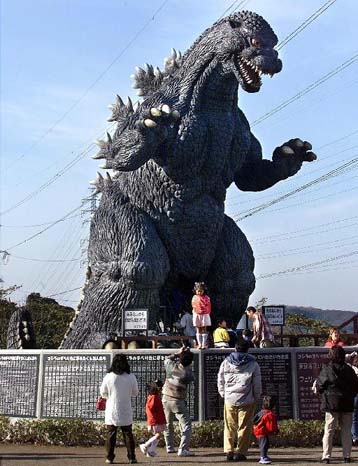 Και άγαλμα έστησαν οι Ιάπωνες στον Γκοτζίλα