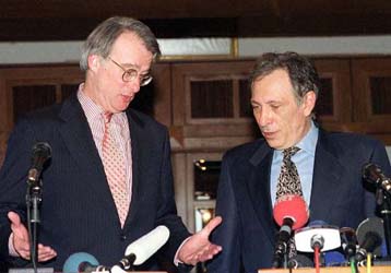 Πρόσκληση Τζεμ στον Παπανδρέου υπό πρoϋποθέσεις