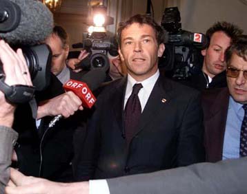 Η ΕΕ προειδοποιεί την Αυστρία για τις επιπτώσεις συμμετοχής των ακροδεξιών στην κυβέρνηση