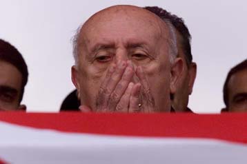 Ο στρατός δεν πρέπει να εμλέκεται στην πολιτική